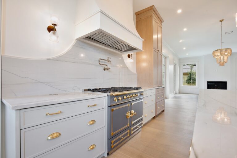 Custom residential kitchen cabinets and countertop design
