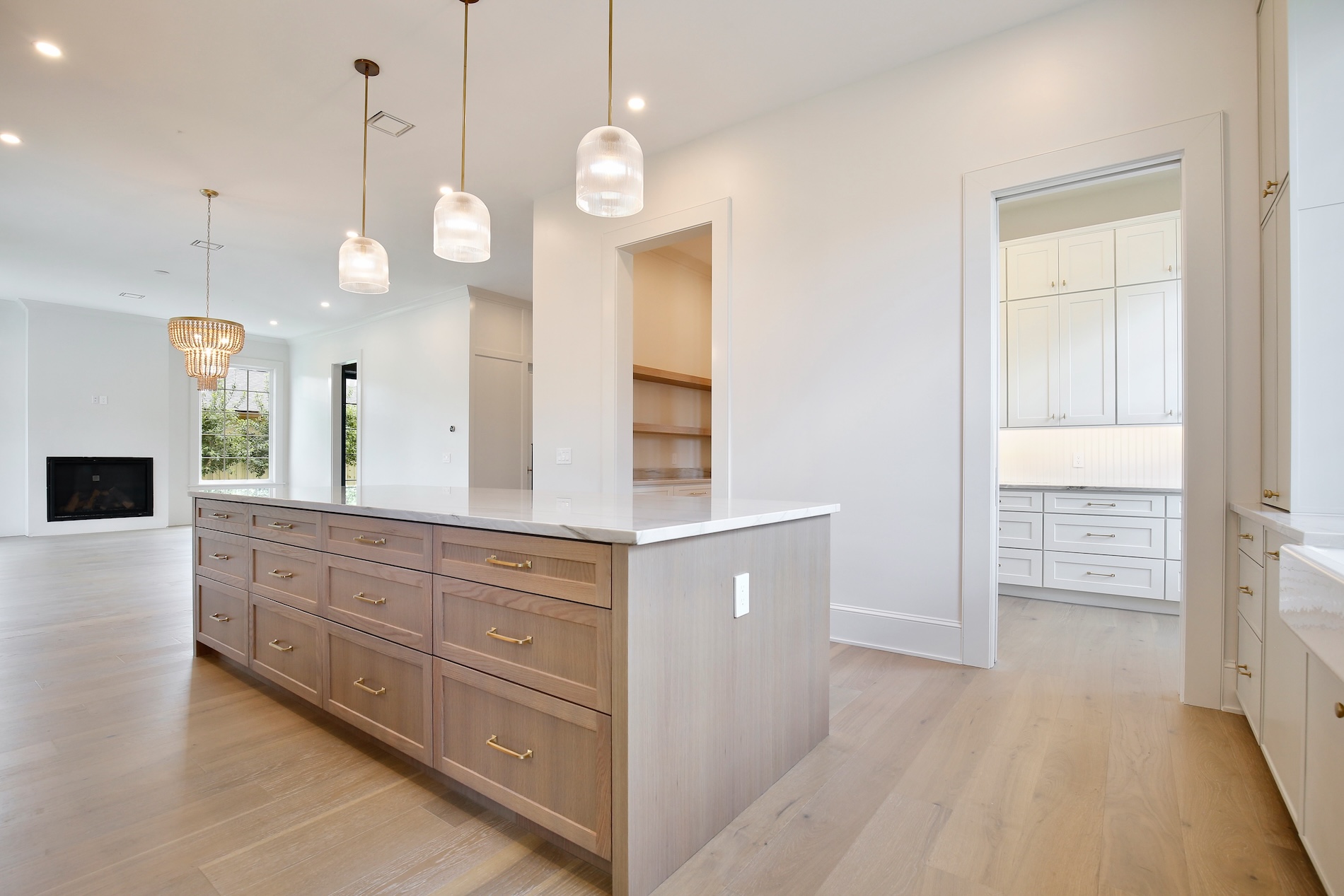 Custom residential kitchen cabinets and countertop design