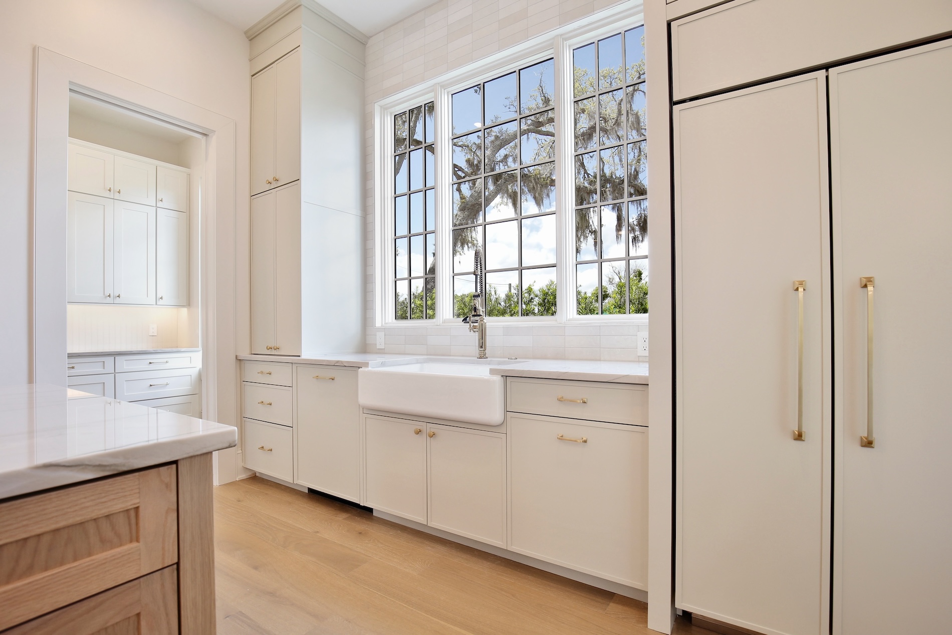 Custom residential kitchen cabinets and countertop design