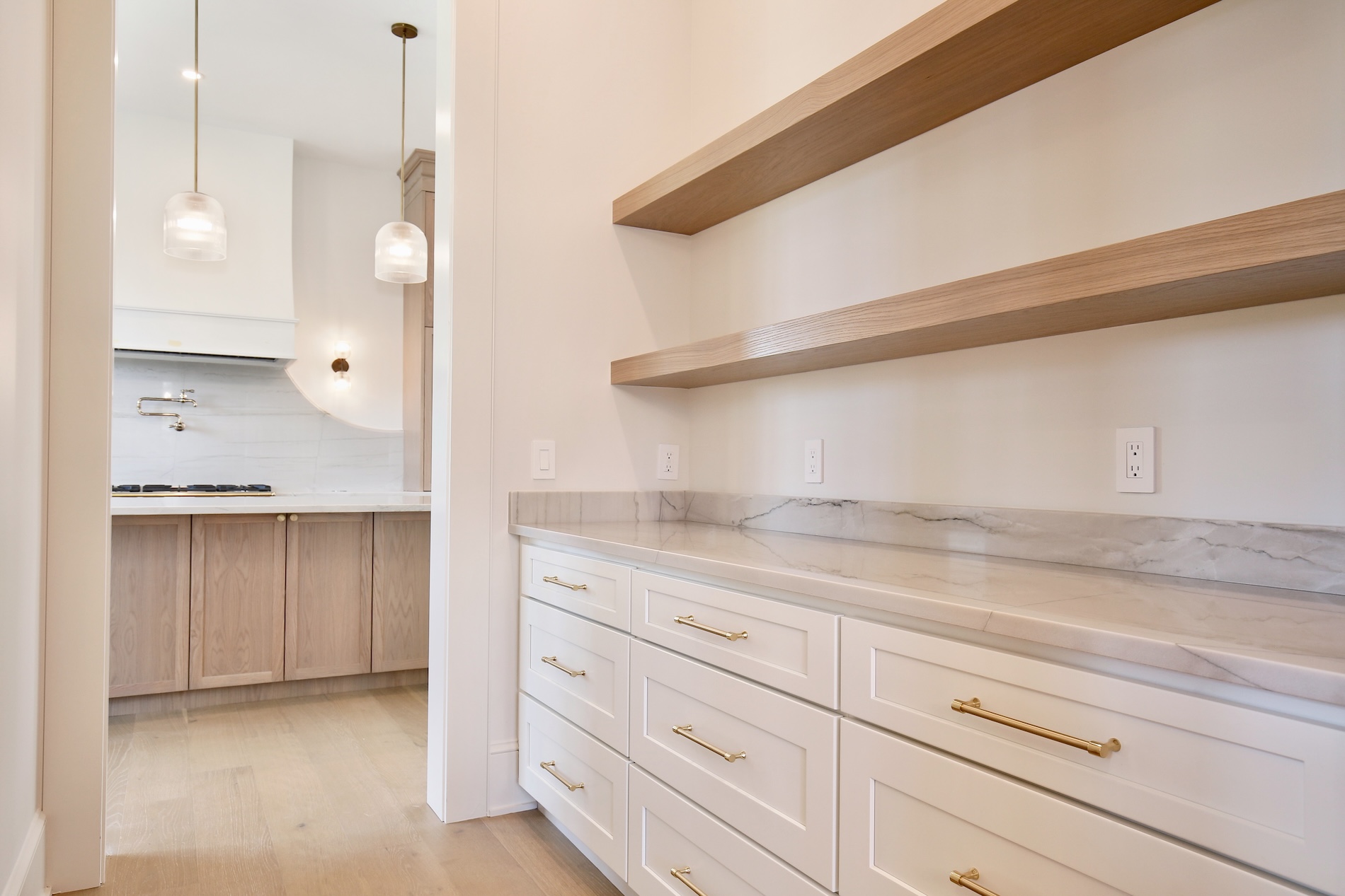 Custom residential kitchen cabinets and countertop design